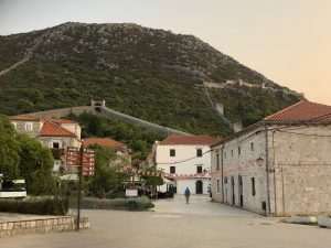 (FOTO I VIDEO) SPASILI 60 TONA SOLI: Rukometaši RKHM Dubrovnik odazvali se pozivu iz Stona za berbu soli (FOTO I VIDEO) SPASILI 60 TONA SOLI: Rukometaši RKHM Dubrovnik odazvali se pozivu iz Stona za berbu soli