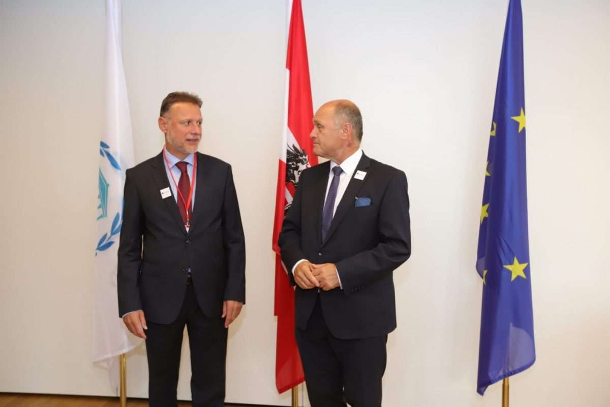 Bec_parlament_Jandrokovic