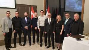 HRVATSKI MINISTAR U KANADI: Hrvati u Kanadi su u najtežim trenucima, tijekom Domovinskog rata nesebično, iskreno i strastveno pomagali Hrvatsku HRVATSKI MINISTAR U KANADI: Hrvati u Kanadi su u najtežim trenucima, tijekom Domovinskog rata nesebično, iskreno i strastveno pomagali Hrvatsku