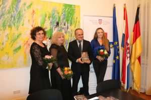 BERLIN: U Veleposlanstvu RH predstavljen novi roman Njegova žena Marijane Dokoza
