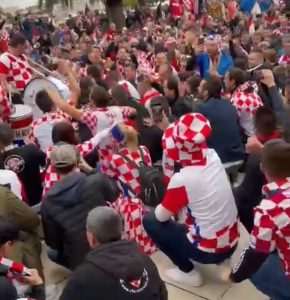 (FOTO) MEĐU TISUĆAMA HRVATSKIH NAVIJAČA: U Splitu i Hrvati iz Karlsruhea (FOTO) MEĐU TISUĆAMA HRVATSKIH NAVIJAČA: U Splitu i Hrvati iz Karlsruhea