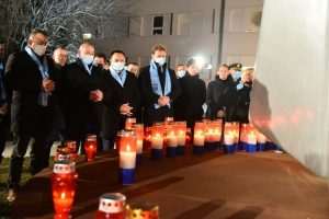 VUKOVAR: Domoljubi iz cijele Hrvatske i susjednih zemalja, odali su počast žrtvama velikosrpske agresije VUKOVAR: Domoljubi iz cijele Hrvatske i susjednih zemalja, odali su počast žrtvama velikosrpske agresije