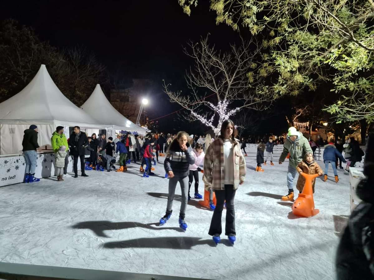 (FOTO) Adventska čarolija u Mostaru (FOTO) Adventska čarolija u Mostaru