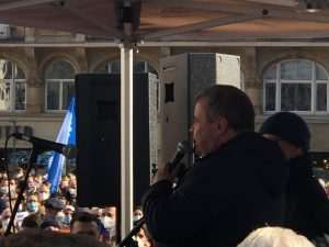 FRANKFURT/MÜNCHEN/STUTTGART: Zaustavite Putina! - Na tisuće prosvjednika u Njemačkoj izrazili solidarnost s ukrajinskim narodom FRANKFURT/MÜNCHEN/STUTTGART: Zaustavite Putina! - Na tisuće prosvjednika u Njemačkoj izrazili solidarnost s ukrajinskim narodom