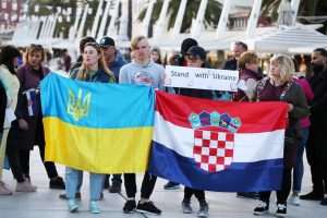 PODRŠKA IZ SPLITA I ZAGREBA: Solidarnost s prijateljskom Ukrajinom, žrtvom ruskih vojnih napada prosvjed ukrajina split