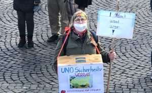 FRANKFURT/MÜNCHEN/STUTTGART: Zaustavite Putina! - Na tisuće prosvjednika u Njemačkoj izrazili solidarnost s ukrajinskim narodom FRANKFURT/MÜNCHEN/STUTTGART: Zaustavite Putina! - Na tisuće prosvjednika u Njemačkoj izrazili solidarnost s ukrajinskim narodom