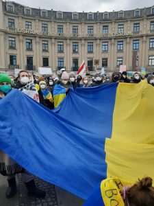 FRANKFURT/MÜNCHEN/STUTTGART: Zaustavite Putina! - Na tisuće prosvjednika u Njemačkoj izrazili solidarnost s ukrajinskim narodom FRANKFURT/MÜNCHEN/STUTTGART: Zaustavite Putina! - Na tisuće prosvjednika u Njemačkoj izrazili solidarnost s ukrajinskim narodom