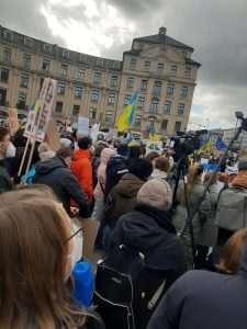 FRANKFURT/MÜNCHEN/STUTTGART: Zaustavite Putina! - Na tisuće prosvjednika u Njemačkoj izrazili solidarnost s ukrajinskim narodom FRANKFURT/MÜNCHEN/STUTTGART: Zaustavite Putina! - Na tisuće prosvjednika u Njemačkoj izrazili solidarnost s ukrajinskim narodom