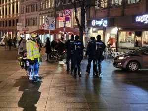 (FOTO i VIDEO) PROSVJEDI PROTIV KORONA MJERA U STUTTGARTU: Prosvjednici dali novo značenje pravilu 3G