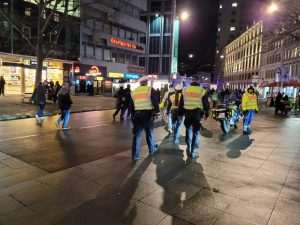 (FOTO i VIDEO) PROSVJEDI PROTIV KORONA MJERA U STUTTGARTU: Prosvjednici dali novo značenje pravilu 3G