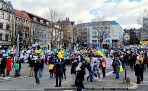 FRANKFURT/MÜNCHEN/STUTTGART: Zaustavite Putina! - Na tisuće prosvjednika u Njemačkoj izrazili solidarnost s ukrajinskim narodom FRANKFURT/MÜNCHEN/STUTTGART: Zaustavite Putina! - Na tisuće prosvjednika u Njemačkoj izrazili solidarnost s ukrajinskim narodom