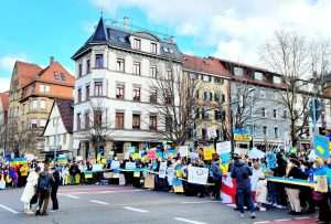 FRANKFURT/MÜNCHEN/STUTTGART: Zaustavite Putina! - Na tisuće prosvjednika u Njemačkoj izrazili solidarnost s ukrajinskim narodom FRANKFURT/MÜNCHEN/STUTTGART: Zaustavite Putina! - Na tisuće prosvjednika u Njemačkoj izrazili solidarnost s ukrajinskim narodom