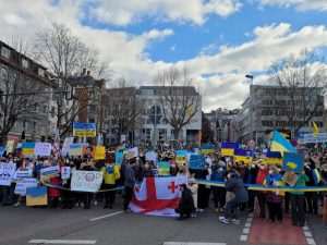 FRANKFURT/MÜNCHEN/STUTTGART: Zaustavite Putina! - Na tisuće prosvjednika u Njemačkoj izrazili solidarnost s ukrajinskim narodom FRANKFURT/MÜNCHEN/STUTTGART: Zaustavite Putina! - Na tisuće prosvjednika u Njemačkoj izrazili solidarnost s ukrajinskim narodom