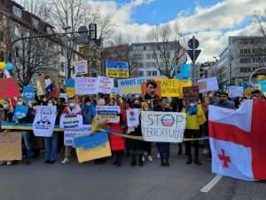 FRANKFURT/MÜNCHEN/STUTTGART: Zaustavite Putina! - Na tisuće prosvjednika u Njemačkoj izrazili solidarnost s ukrajinskim narodom FRANKFURT/MÜNCHEN/STUTTGART: Zaustavite Putina! - Na tisuće prosvjednika u Njemačkoj izrazili solidarnost s ukrajinskim narodom