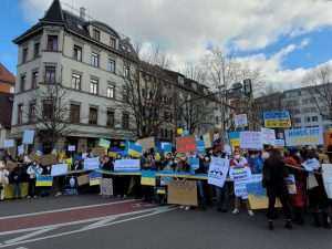 FRANKFURT/MÜNCHEN/STUTTGART: Zaustavite Putina! - Na tisuće prosvjednika u Njemačkoj izrazili solidarnost s ukrajinskim narodom FRANKFURT/MÜNCHEN/STUTTGART: Zaustavite Putina! - Na tisuće prosvjednika u Njemačkoj izrazili solidarnost s ukrajinskim narodom