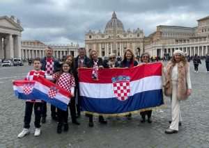 (VIDEO i FOTO) "JEDNA DOMOVINA": Hrvati iz cijelog svijeta u spotu Zaprešić Boysa (VIDEO i FOTO) "JEDNA DOMOVINA": Hrvati iz cijelog svijeta u spotu Zaprešić Boysa