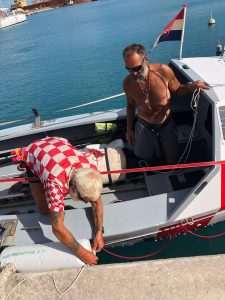 (FOTO I VIDEO) UZ BOŽJU POMOĆ NA FENIXU: Dvojica hrvatskih branitelja preveslali Atlantski ocean i ušli u povijest (FOTO I VIDEO) UZ BOŽJU POMOĆ NA FENIXU: Dvojica hrvatskih branitelja preveslali Atlantski ocean i ušli u povijest
