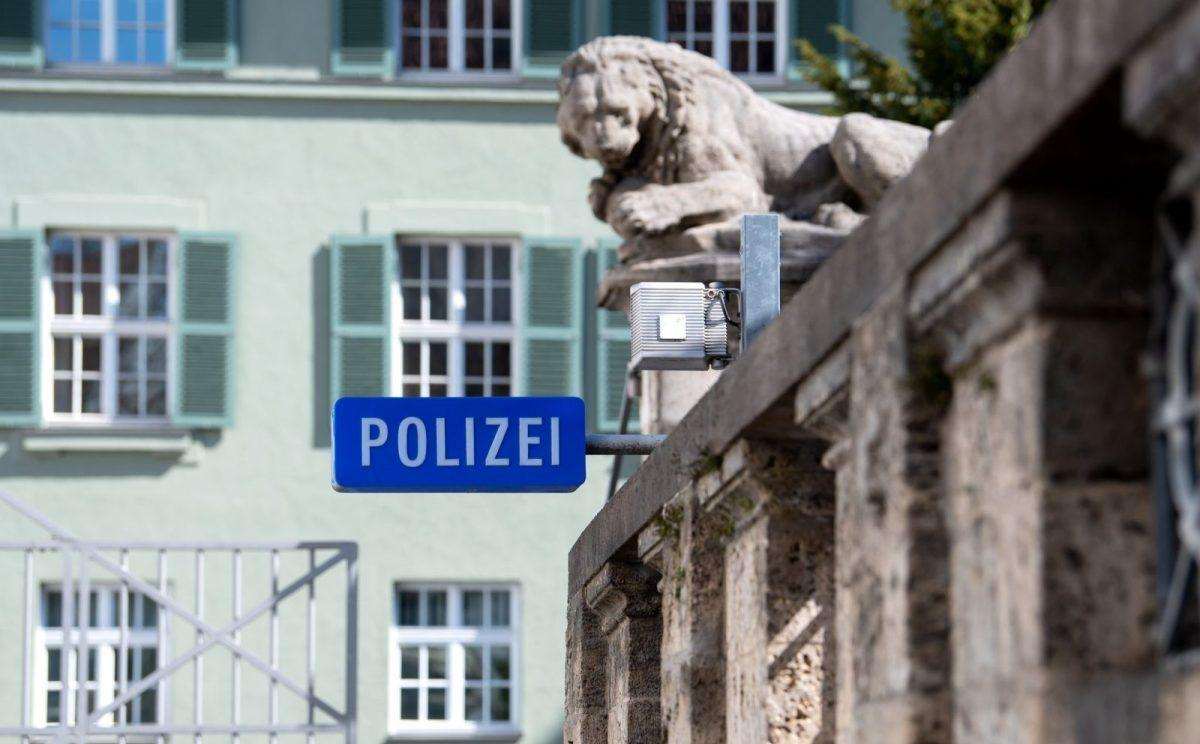 policija