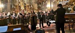 LITURGIJSKA POSLASTICA U BEČU: Varaždinski zbor mladih “Via” i  solisti oduševili Papandopulovom “Hrvatskom misom”