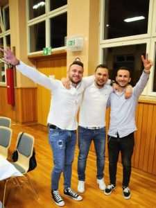 (FOTO) NAKON ODLIČNE ZABAVE MLADI ČLANOVI "GOLUBICE" PORUČUJU: Iz Baden-Württemberga putujemo u Hessen po svoju Večernjakovu domovnicu