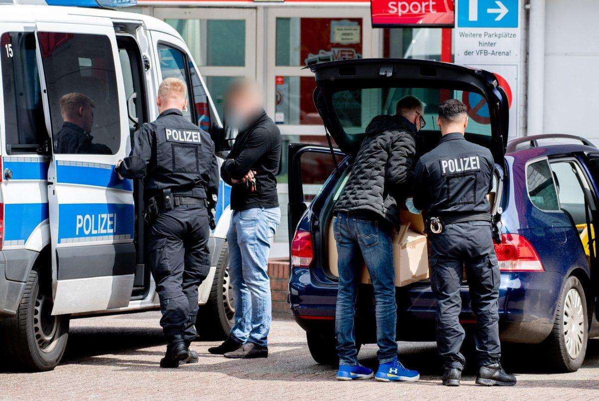 policija