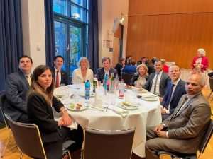 (FOTO) PROSLAVA DANA DRŽAVNOSTI RH U FRANKFURTU: Želimo našoj zemlji Hrvatskoj da leti u budućnost poput ptice mira, napretka i blagostanja (FOTO) PROSLAVA DANA DRŽAVNOSTI RH U FRANKFURTU: Želimo našoj zemlji Hrvatskoj da leti u budućnost poput ptice mira, napretka i blagostanja