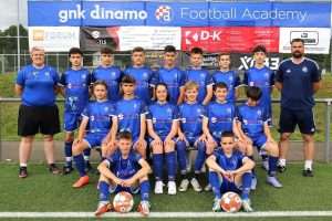 (FOTOGALERIJA) KAMP GNK DINAMO U STUTTGARTU: Više od 60 mladih nogometaša i nogometašica trenira pod paskom Dinamovih trenera (FOTOGALERIJA) KAMP GNK DINAMO U STUTTGARTU: Više od 60 mladih nogometaša i nogometašica trenira pod paskom Dinamovih trenera