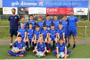 (FOTOGALERIJA) KAMP GNK DINAMO U STUTTGARTU: Više od 60 mladih nogometaša i nogometašica trenira pod paskom Dinamovih trenera (FOTOGALERIJA) KAMP GNK DINAMO U STUTTGARTU: Više od 60 mladih nogometaša i nogometašica trenira pod paskom Dinamovih trenera