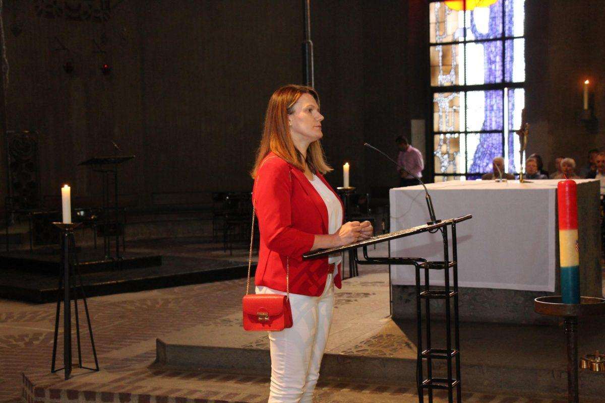 (FOTO) NAKON DVIJE GODINE: Hrvatski vjernici ponovno hodočastili Majci Božjoj u Neviges (FOTO) NAKON DVIJE GODINE: Hrvatski vjernici ponovno hodočastili Majci Božjoj u Neviges