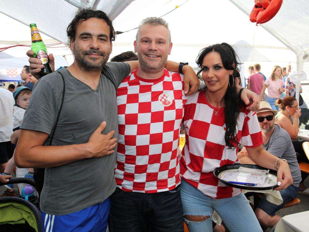 (FOTO) HRVATI ODUŠEVILI: Tri dana proslave u njemačkom gradu! (FOTO) HRVATI ODUŠEVILI: Tri dana proslave u njemačkom gradu!