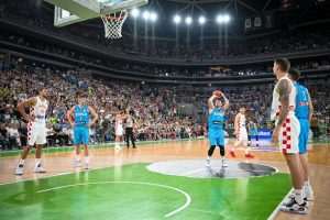 DEBAKL HRVATSKIH KOŠARKAŠA: Slovenija s Dončićem u potpunosti nadigrala Hrvatsku Slovenija-Hrvatska