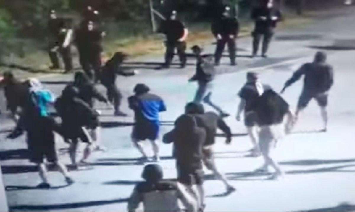 sukob navijaca s policijom