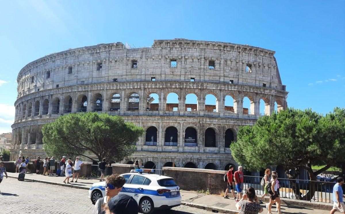HRVATSKI PJESNICI IZ ISELJENIŠTVA U RIMU: U Zavodu sv. Jeronima održan 21. Susret pjesnika hrvatske iseljeničke lirike New York HRVATSKI PJESNICI IZ ISELJENIŠTVA U RIMU: U Zavodu sv. Jeronima održan 21. Susret pjesnika hrvatske iseljeničke lirike New York