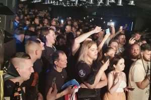 (FOTO) THOMPSON U BÖBLINGENU KOD STUTTGARTA: Organizatori drugu večer shvatili da imaju problem!