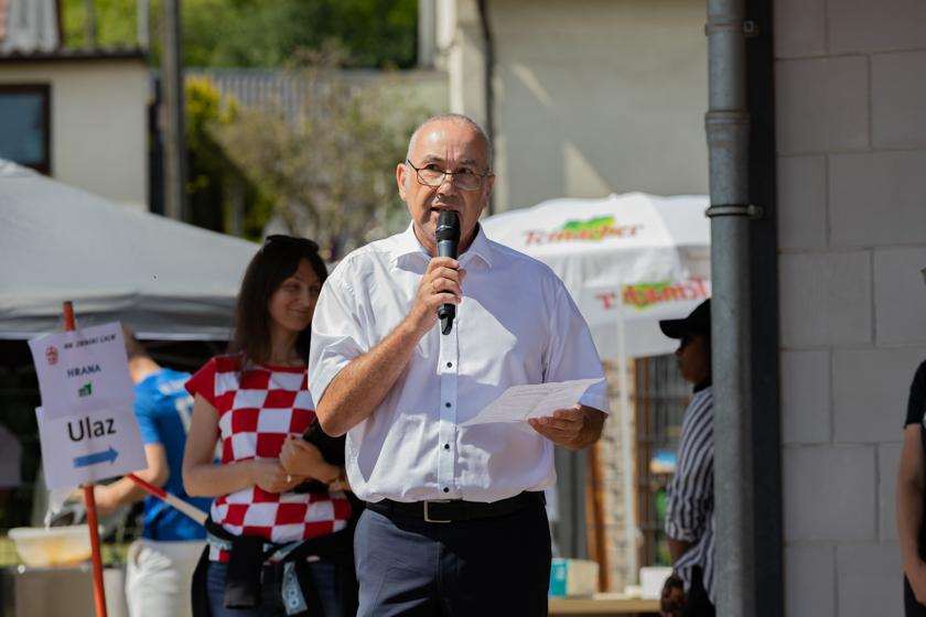 (FOTO) SPORTSKI TURNIR HRVATSKE NASTAVE BADEN-WÜRTTEMBERG 2022.: U Calwu se okupili učenici, njihovi roditelji, prijatelji... (FOTO) SPORTSKI TURNIR HRVATSKE NASTAVE BADEN-WÜRTTEMBERG 2022.: U Calwu se okupili učenici, njihovi roditelji, prijatelji...