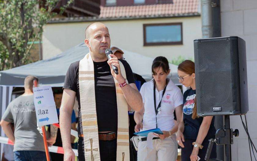 (FOTO) SPORTSKI TURNIR HRVATSKE NASTAVE BADEN-WÜRTTEMBERG 2022.: U Calwu se okupili učenici, njihovi roditelji, prijatelji... (FOTO) SPORTSKI TURNIR HRVATSKE NASTAVE BADEN-WÜRTTEMBERG 2022.: U Calwu se okupili učenici, njihovi roditelji, prijatelji...