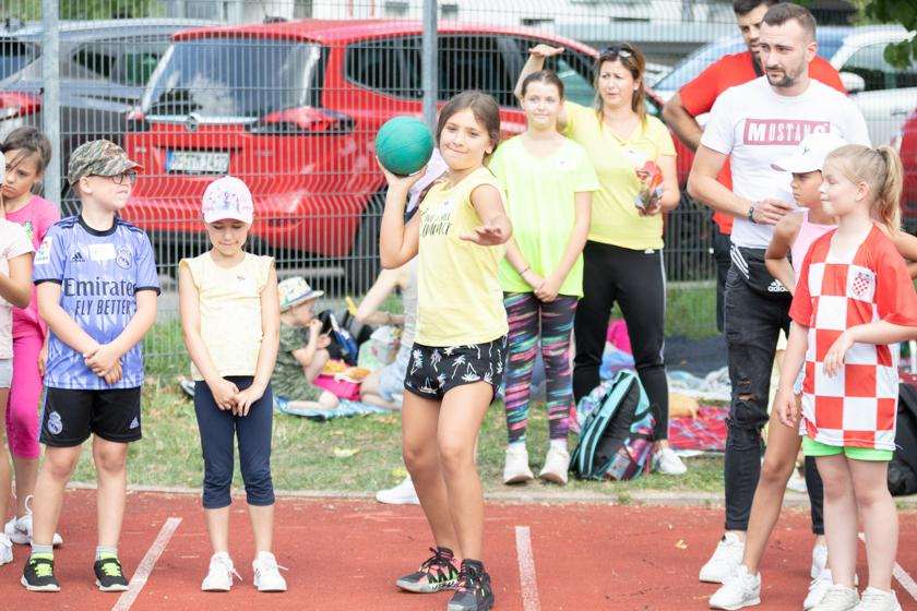 (FOTO) SPORTSKI TURNIR HRVATSKE NASTAVE BADEN-WÜRTTEMBERG 2022.: U Calwu se okupili učenici, njihovi roditelji, prijatelji... (FOTO) SPORTSKI TURNIR HRVATSKE NASTAVE BADEN-WÜRTTEMBERG 2022.: U Calwu se okupili učenici, njihovi roditelji, prijatelji...