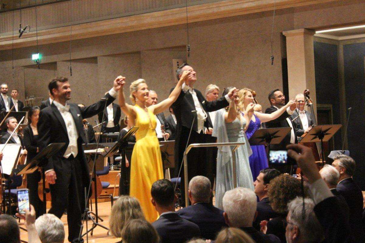 (FOTO) VELIČANSTVEN KONCERT U MÜNCHENU: U znak prijateljstva Bavarske i Hrvatske održan koncert na kojeg je došao i premijer Plenković (FOTO) VELIČANSTVEN KONCERT U MÜNCHENU: U znak prijateljstva Bavarske i Hrvatske održan koncert na kojeg je došao i premijer Plenković