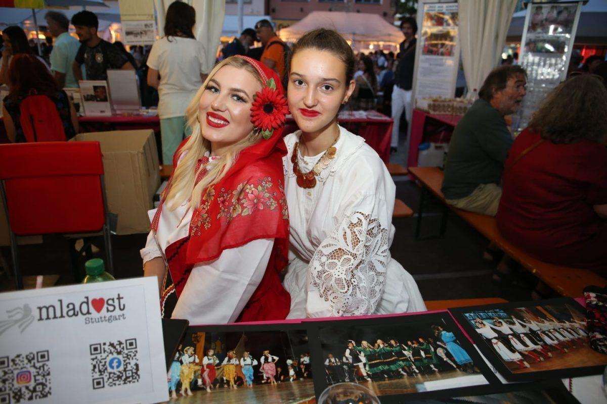 (FOTO) STUTTGART: Hrvati oduševili na Ljetnom festivalu kulture - slavilo se tri dana! (FOTO) STUTTGART: Hrvati oduševili na Ljetnom festivalu kulture - slavilo se tri dana!