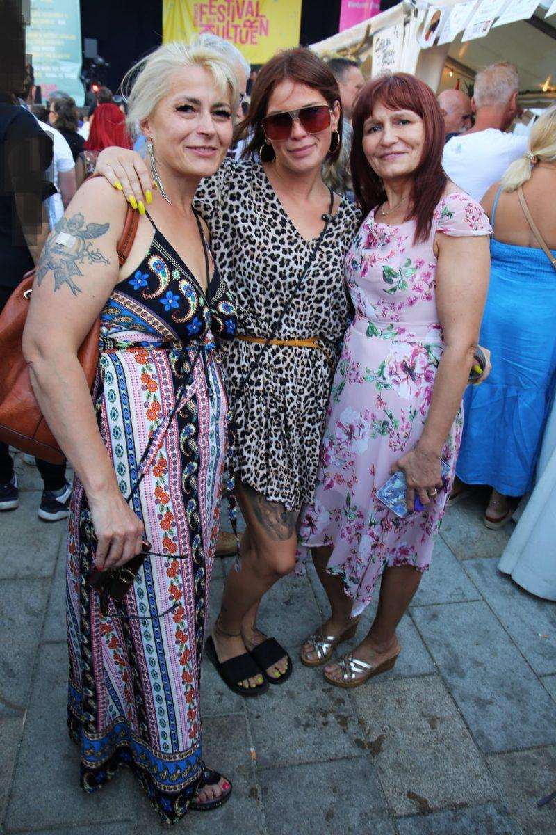 (FOTO) STUTTGART: Hrvati oduševili na Ljetnom festivalu kulture - slavilo se tri dana! (FOTO) STUTTGART: Hrvati oduševili na Ljetnom festivalu kulture - slavilo se tri dana!