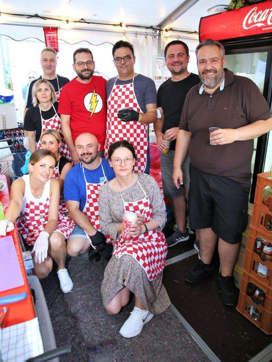 (FOTO) STUTTGART: Hrvati oduševili na Ljetnom festivalu kulture - slavilo se tri dana! (FOTO) STUTTGART: Hrvati oduševili na Ljetnom festivalu kulture - slavilo se tri dana!