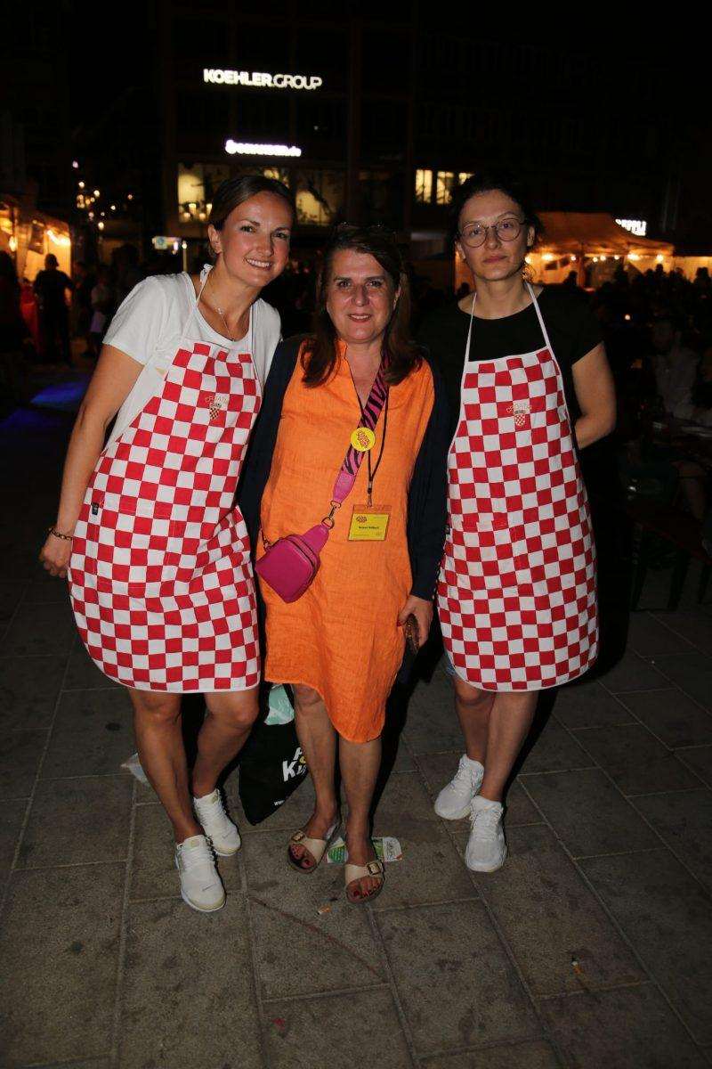 (FOTO) STUTTGART: Hrvati oduševili na Ljetnom festivalu kulture - slavilo se tri dana! (FOTO) STUTTGART: Hrvati oduševili na Ljetnom festivalu kulture - slavilo se tri dana!