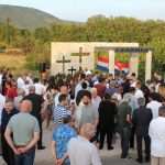 SPOMEN OBILJEŽJE ŽRTVAMA UDBE: U Donjim Hamzićima podignut spomenik u čast mučki ubijene obitelji Ševo SPOMEN OBILJEŽJE ŽRTVAMA UDBE: U Donjim Hamzićima podignut spomenik u čast mučki ubijene obitelji Ševo