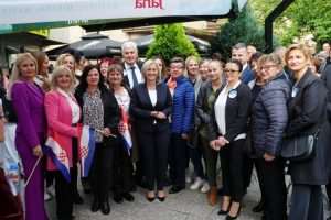 BORJANA KRIŠTO U TRAVNIKU I NOVOM TRAVNIKU: Naša zadaća je osigurati više razloga kako bi mladi ostajali ovdje i gradili svoju budućnost BORJANA KRIŠTO U TRAVNIKU I NOVOM TRAVNIKU: Naša zadaća je osigurati više razloga kako bi mladi ostajali ovdje i gradili svoju budućnost