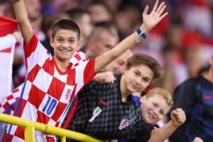 FOTO GALERIJA: Bečki stadion u hrvatskim bojama i navijačkim zastavama iz domovine i iseljeništva