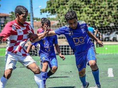 (FOTO) U GODINI KAD HRVATSKA IDE NA SP U KATAR: Poznati brazilski nogometaš posjetio nogometni klub hrvatskog imena u Brazilu (FOTO) U GODINI KAD HRVATSKA IDE NA SP U KATAR: Poznati brazilski nogometaš posjetio nogometni klub hrvatskog imena u Brazilu