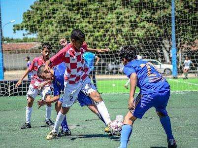 (FOTO) U GODINI KAD HRVATSKA IDE NA SP U KATAR: Poznati brazilski nogometaš posjetio nogometni klub hrvatskog imena u Brazilu (FOTO) U GODINI KAD HRVATSKA IDE NA SP U KATAR: Poznati brazilski nogometaš posjetio nogometni klub hrvatskog imena u Brazilu