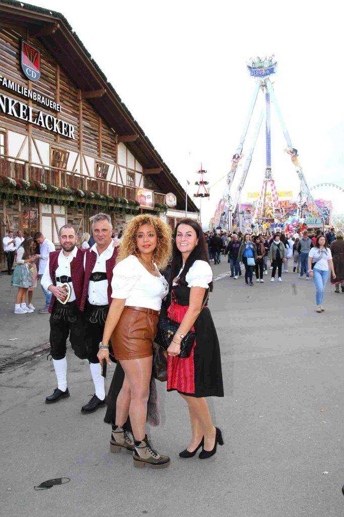 (FOTO) U SRCU STUTTGARTA: Hrvati na povijesnom pučkom festivalu čija tradicija seže u 1818. godinu stuttgart pucki festival