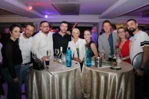 (FOTO i VIDEO) CRVENA JABUKA U DORTMUNDU: Publika u glas pjevala sve hitove popularnog benda