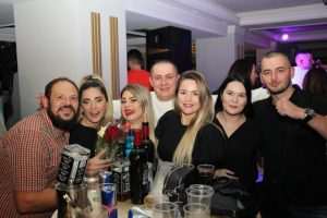 (FOTO i VIDEO) CRVENA JABUKA U DORTMUNDU: Publika u glas pjevala sve hitove popularnog benda